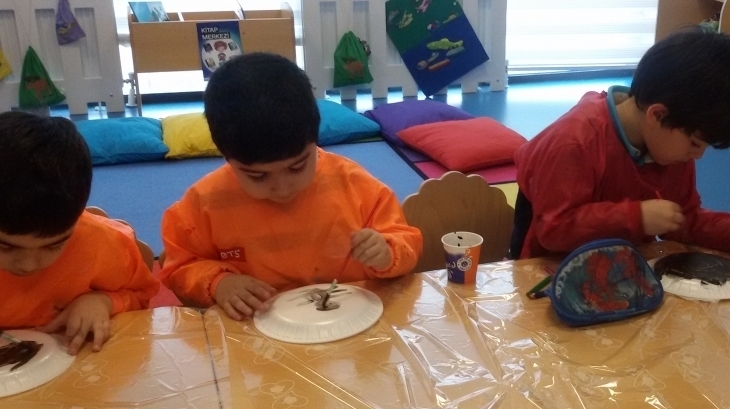 Incek Okyanus College Pre-school Yıldızlar Group Students Made Their Spiders in Story Time