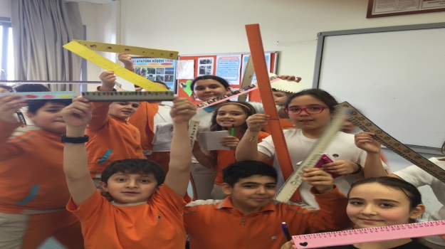 Ataşehir Okyanus Koleji 4-B Sınıfı Çevre Uzunluklarını Ölçüyor