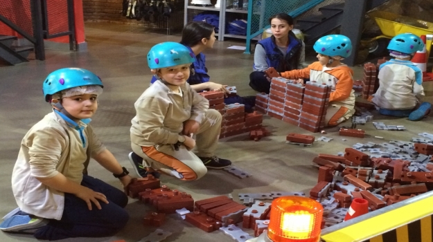 Ataşehir Okyanus 1.Sınıf Öğrencileri Kidzania Gezisiyle Eğlendiler