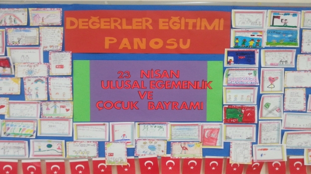 23 Nisan Panosu Resim, Şiir ve Yazılarla Süslendi