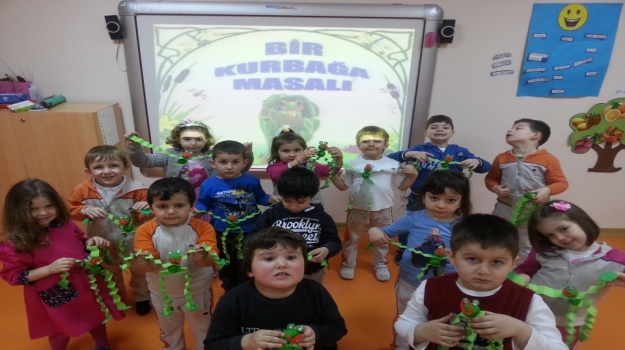 AVCILAR DENİZYILDIZLARI GRUBU SANAT ETKİNLİĞİ DERSİNDE