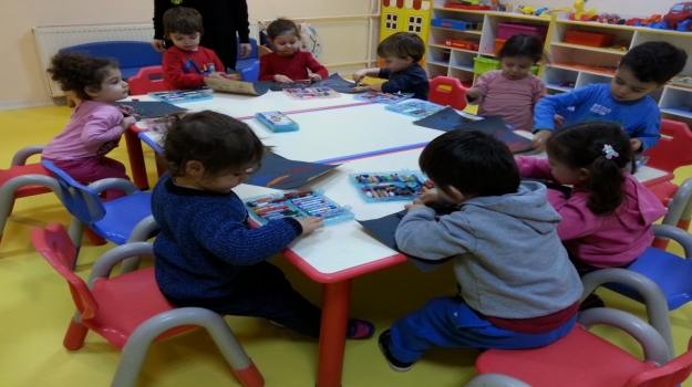 AVCILAR KIRMIZI GRUBU BOYAMA ETKİNLİĞİNDE