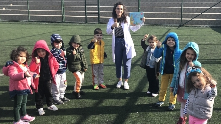 Avcılar Okul Öncesi Yağmur Grubu İngilizce Dersinde