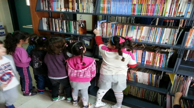 AVCILAR YAĞMUR GRUBU KÜTÜPHANE GEZİSİNDE