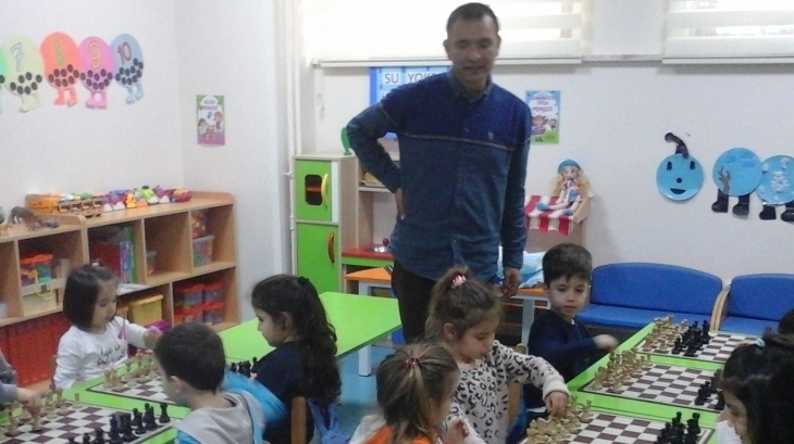 Avcılar Yunuslar Grubu Öğrencileri Satranç Etkinliğinde