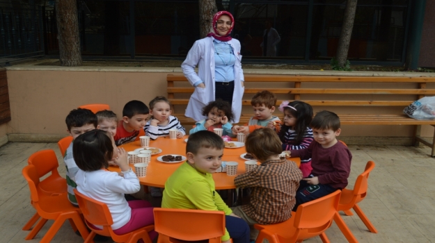 Bahçelievler Okyanus Koleji Kuşlar ve Çiçekler Grubu Öğrencileri İngilizce Dersinde