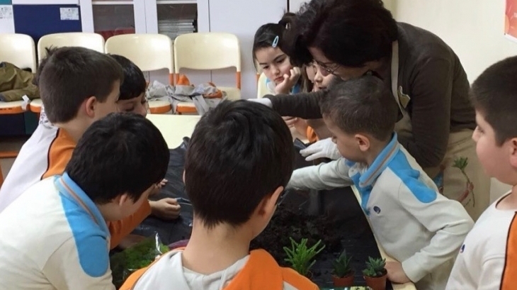 Bahçelievler Okyanus Koleji'nde İlkokul Öğrencileri Yazar Etkinliğinde Teraryum Yaptılar
