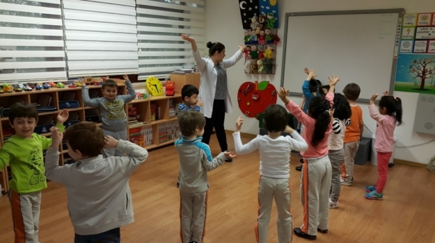 Bahçelievler Okyanus Koleji Okul Öncesi Gökkuşağı Grubu Oyun Saatinde