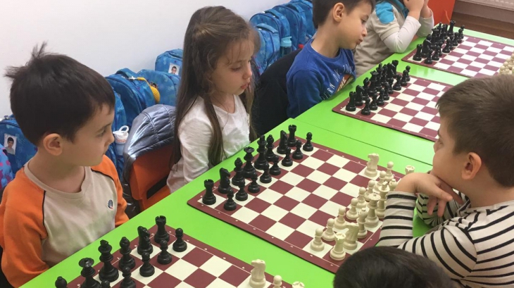 Bahçelievler Okyanus Koleji Okul Öncesi Mercan Grubu Satranç Eğitiminde