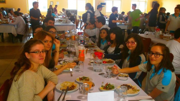 Proje Öğrencileri ve Danışman Öğretmenler Yemekte Buluştu