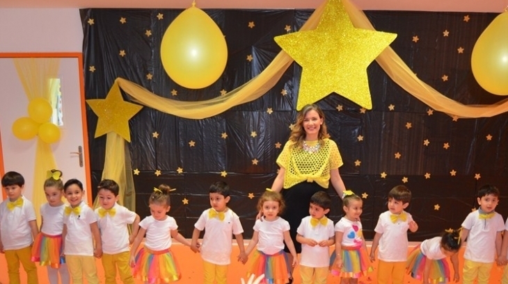 Beykent Okyanus Koleji Okul Öncesi Çiçekler Grubu Gösterisini Gerçekleştirdi.