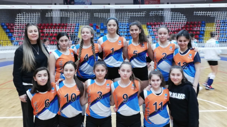 Beykent Okyanus Yıldız Kız Voleybol takımımız İlçe 3'sü oldu.