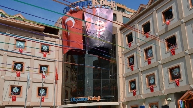 Beylikdüzü Kampüsü İlkokul Kademesinin 23 Nisan Kutlaması