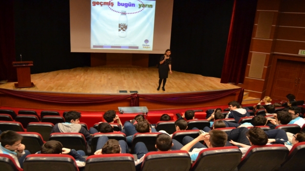 Beylikdüzü Okyanus Koleji'nde 'Daha Çok Doğru'  Semineri