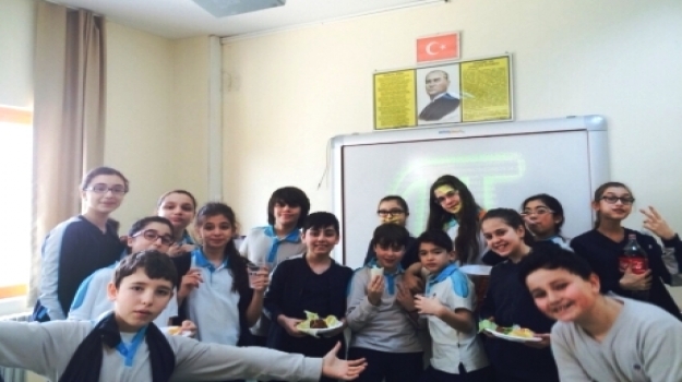 Beylikdüzü Okyanus’ta Dünya Pi Günü Büyük Coşkuyla Kutlandı