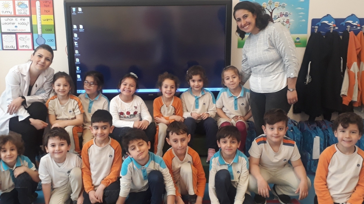 Bornova Okyanus Koleji Bulutlar Sınıfı Öğrencileri İdil Başar' ın Annesi İpek Hanım ile Aile Katılımı Etkinliğinde
