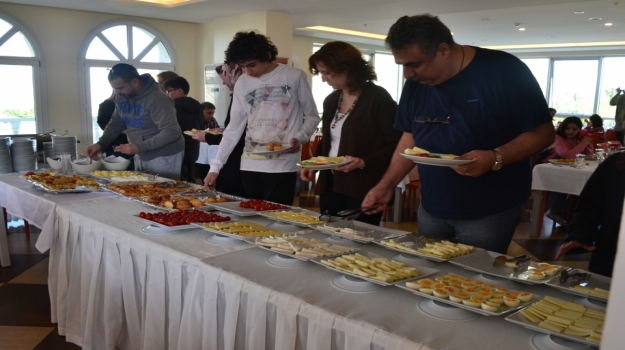 Dil Okulu Öğrenci ve Velileri Kahvaltıda Bir Araya Geldiler