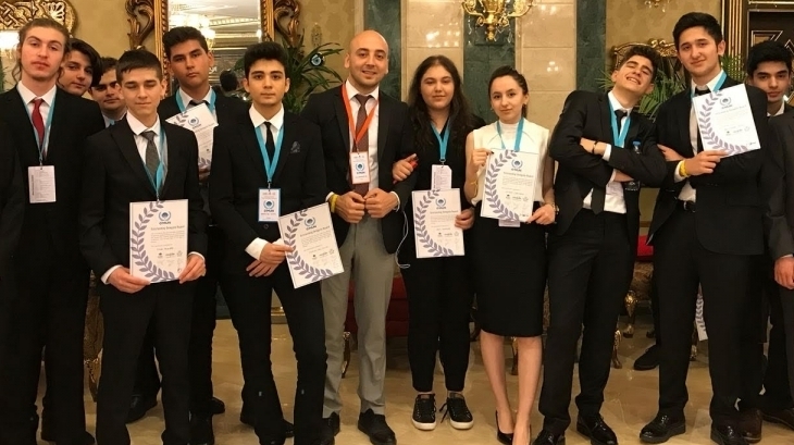 Öğrencileri 2nd O'MUN konferansında en seçkin delegeler olarak seçildi