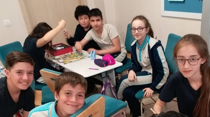 Eryaman Okyanus Koleji 6/A Sınıfı Öğrencileri Matbu Oyunu ile Eğleniyor