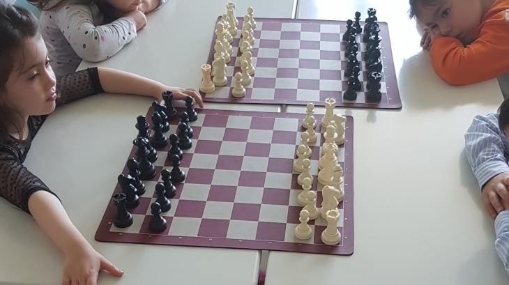 Eryaman Okyanus Koleji Okul Öncesi Kademesi Yildizlar Grubu Satranç Dersinde