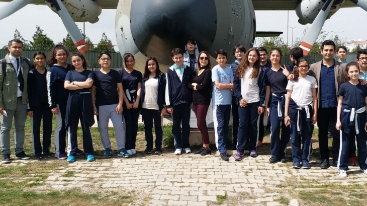 Eryaman Okyanus Koleji Ortaokulu 7. Sınıf Öğrencileri Etimesgut'ta bulunan Hava Kuvvetleri Müzesini ziyaret etti.