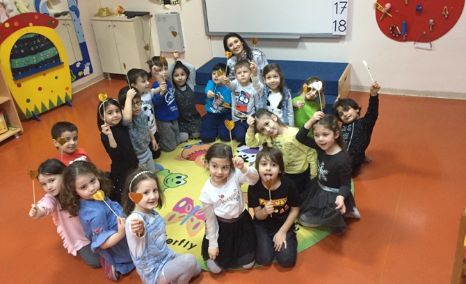 Güneşli Okyanus Koleji Okul Öncesi Gökkuşağı Grubu Oyun Etkinliğinde