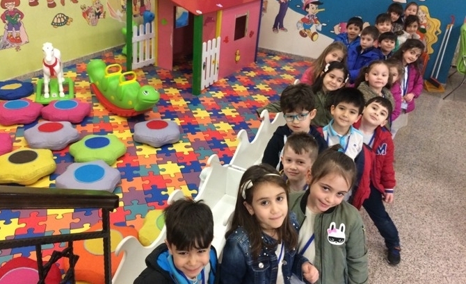 Güneşli Okyanus Koleji Okul Öncesi A grubu Öğrencileri Nasreddin Hoca Kütüphanesinde