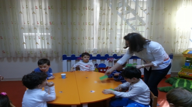 Güneşli Okyanus Koleji Okul Öncesi Çiçekler Grubu Aile Katılımı Yapıyor