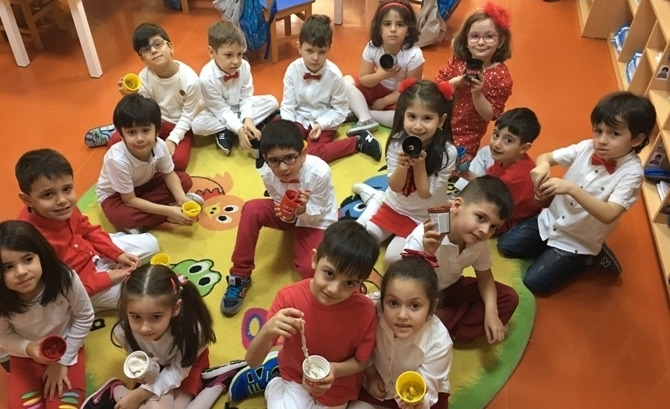 Güneşli Okyanus Koleji Okul Öncesi Gezegenler Grubu Bilingual Etkinliğinde
