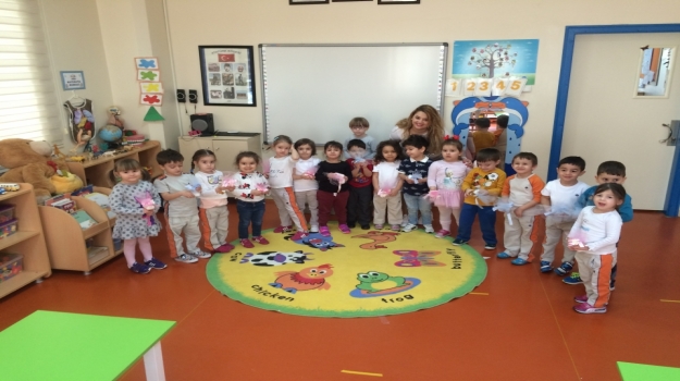 Güneşli Okyanus Koleji Okul Öncesi Rüzgarlar Grubu Sabun Süslüyor