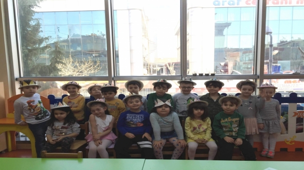 Güneşli Okyanus Koleji Yıldızlar Grubu İlkbahar Tacı Yapıyor