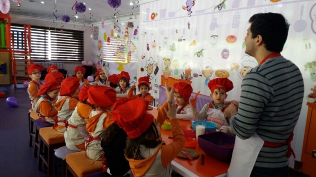 Okul Öncesi A Grubu Öğrencileri "Mutfak Atölyesi" Etkinliğindeler
