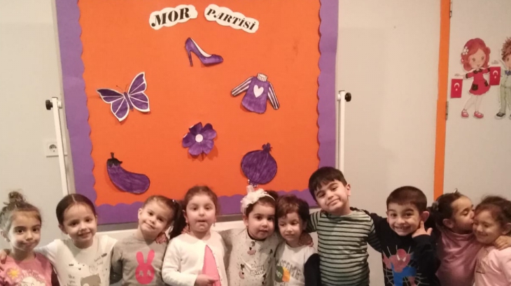 Halkalı Okul Öncesi Çiçekler Grubu  Mor Partisinde