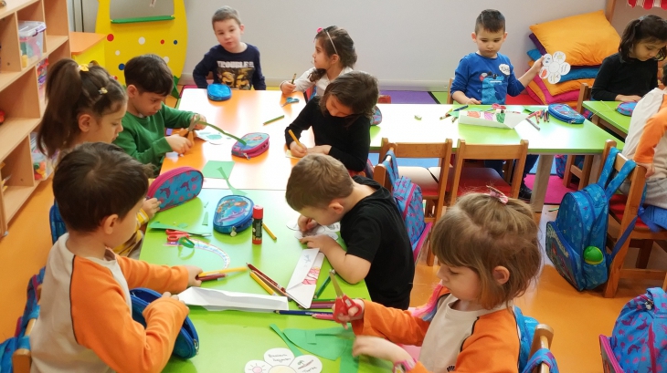Halkalı Okul Öncesi  Deniz Yıldızı Grubu Sanat Dersinde