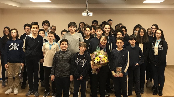 İncek Okyanus Ortaokulu Mina Tansel’i Ağarladı