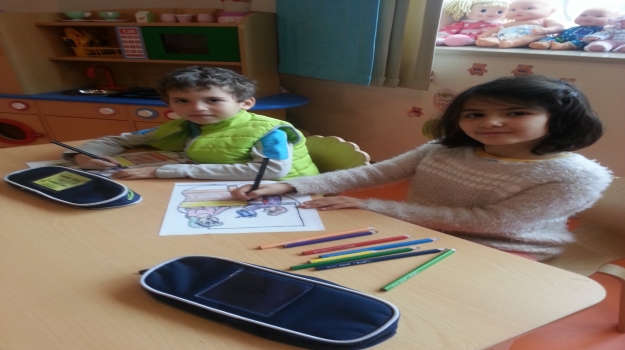 Kemerburgaz Okyanus Koleji Anaokulu Öğrencileri İspanyolca Dil  Kulübünde