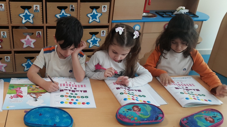 Mavişehir Okyanus Koleji Yıldızlar Grubu Okuma Yazmaya Hazırlık Dersinde