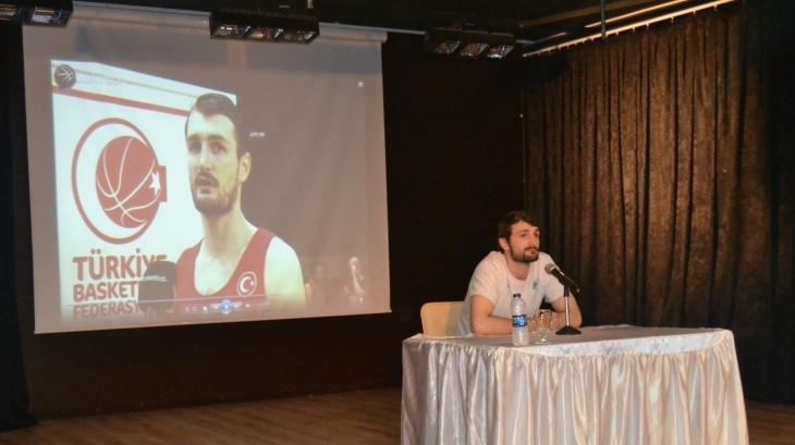 Milli Basketbolcu Birkan Batuk Okulumuzu Ziyaret Etti