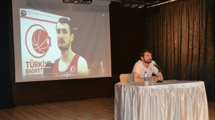 Milli Basketbolcu Birkan BATUK Okulumuzu Ziyaret Etti
