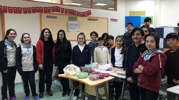 Mutlu ve kaliteli bir yaşam için sağlıklı ve dengeli besleniyoruz