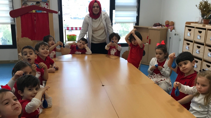 Okul Öncesi Yunuslar Grubu Duyusal Oyun Etkinliğinde
