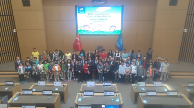 Okul Temsilcisi Öğrencimiz Küçükçekmece Belediyesi Çocuk Meclisinde