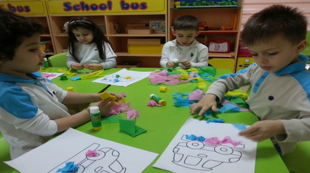 OKYANUS KOLEJİ BEYLİKDÜZÜ ANAOKULU YIRTMA YAPIŞTIRMA