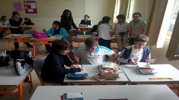 Okyanuslu Öğrencilerden Annelerin Okumasına Destek