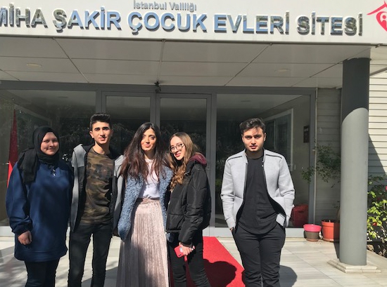 Sancaktepe Okyanus Koleji Lise Öğrencileri 23 Nisan Ulusal Egemenlik ve Çocuk Bayramı' nda Sosyal Sorumluluk Projelerini Hayata Geçirdiler.