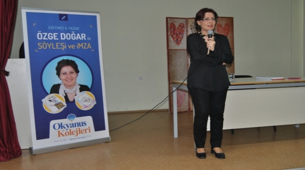 Okyanus Öğretmeni Özge Doğar, "Yazarlar Okullarda" Projesi'nde