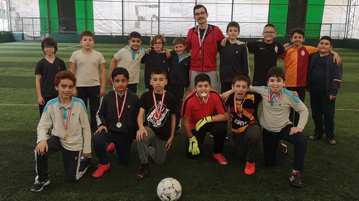 Sportif Kulüpler Ligi organizasyonunda Dereceye Giren Öğrencilere Madalya Takdimi...