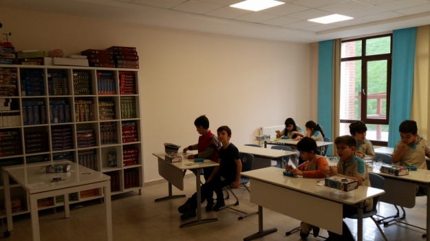 Üstün Zekâlılar İlkokulu'nda Akıl Oyunları Eğitimi