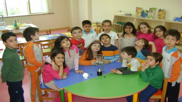 Üstün Zekalılar İlkokulu'nda Karamel Deneyi