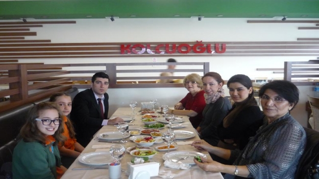 Ünite Tarama Sınavı (ÜTS) 1.'leri ve Öğretmenleri Yemekte Buluştu